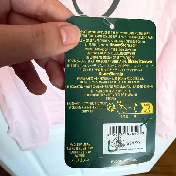 NWT (SIZE L) Disney’s Winnie the Pooh Piglet Graphic Tee Short Sleeve - Picture 5 of 6